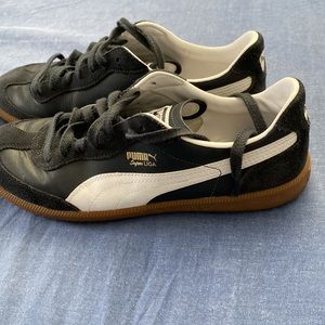 Puma Super Ligra shoes EUC